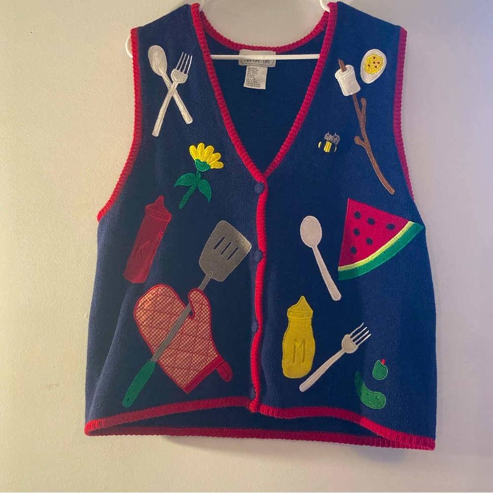 Vintage sweater vest with bbq summer motif